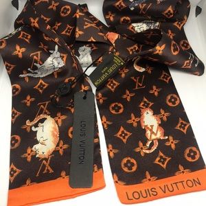 Louis Vuitton cat theme scarf (unisex)